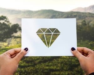 Lab Vs Natural: Which Diamond Should You Be Buying?